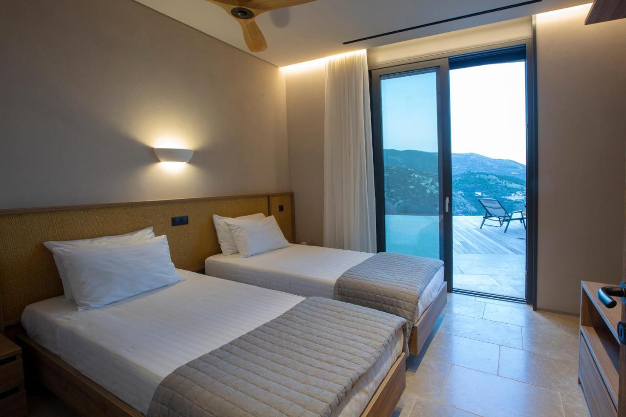 Blooms Of Sivota Bay - Luxury Villas With Private Heated Pool Екстериор снимка