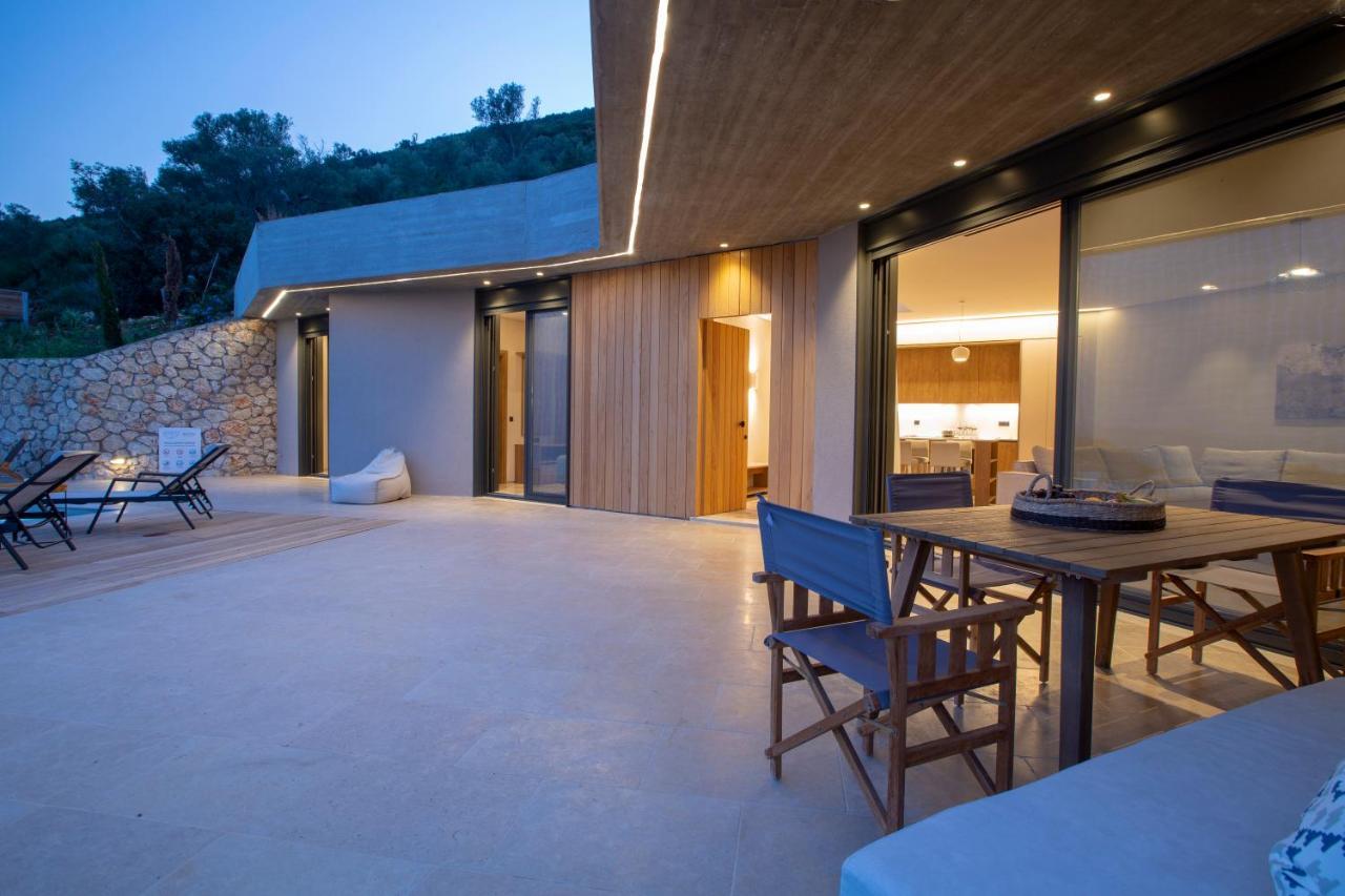 Blooms Of Sivota Bay - Luxury Villas With Private Heated Pool Екстериор снимка