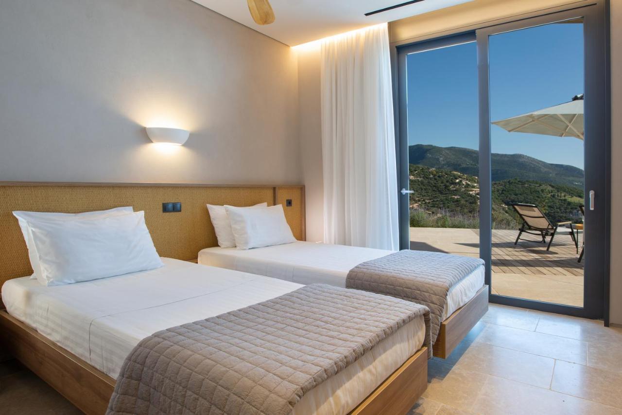 Blooms Of Sivota Bay - Luxury Villas With Private Heated Pool Екстериор снимка