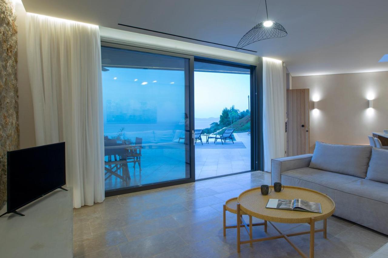 Blooms Of Sivota Bay - Luxury Villas With Private Heated Pool Екстериор снимка