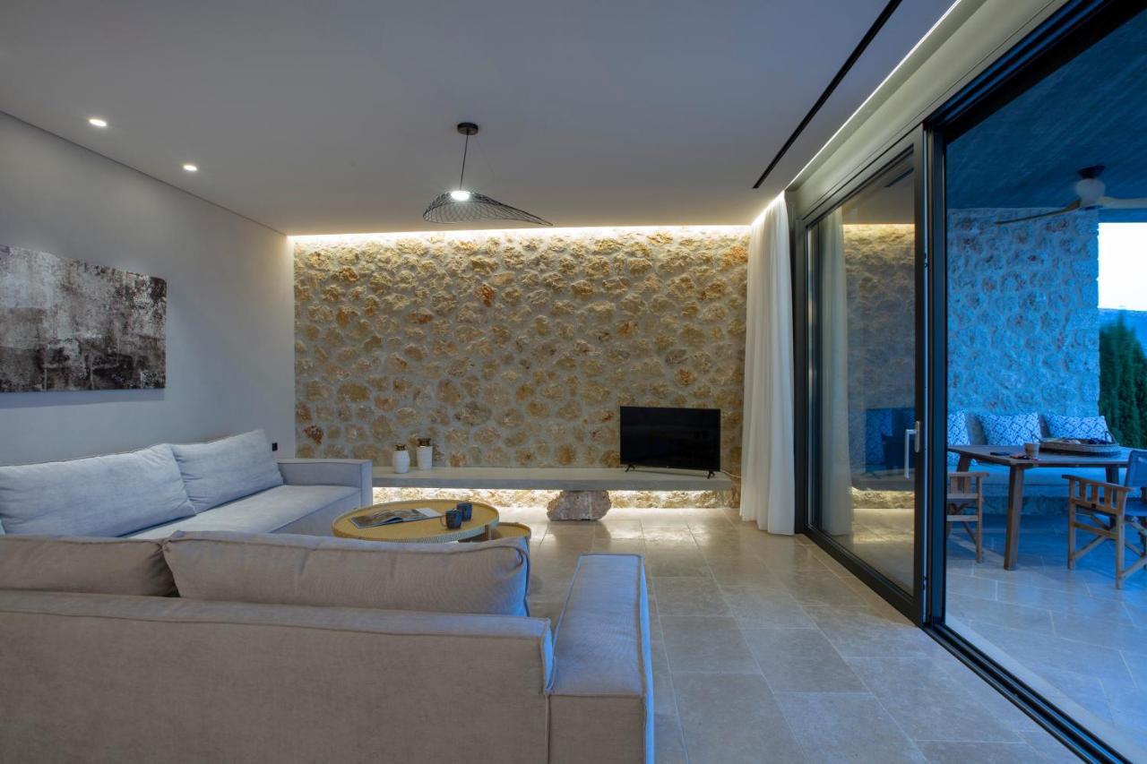Blooms Of Sivota Bay - Luxury Villas With Private Heated Pool Екстериор снимка
